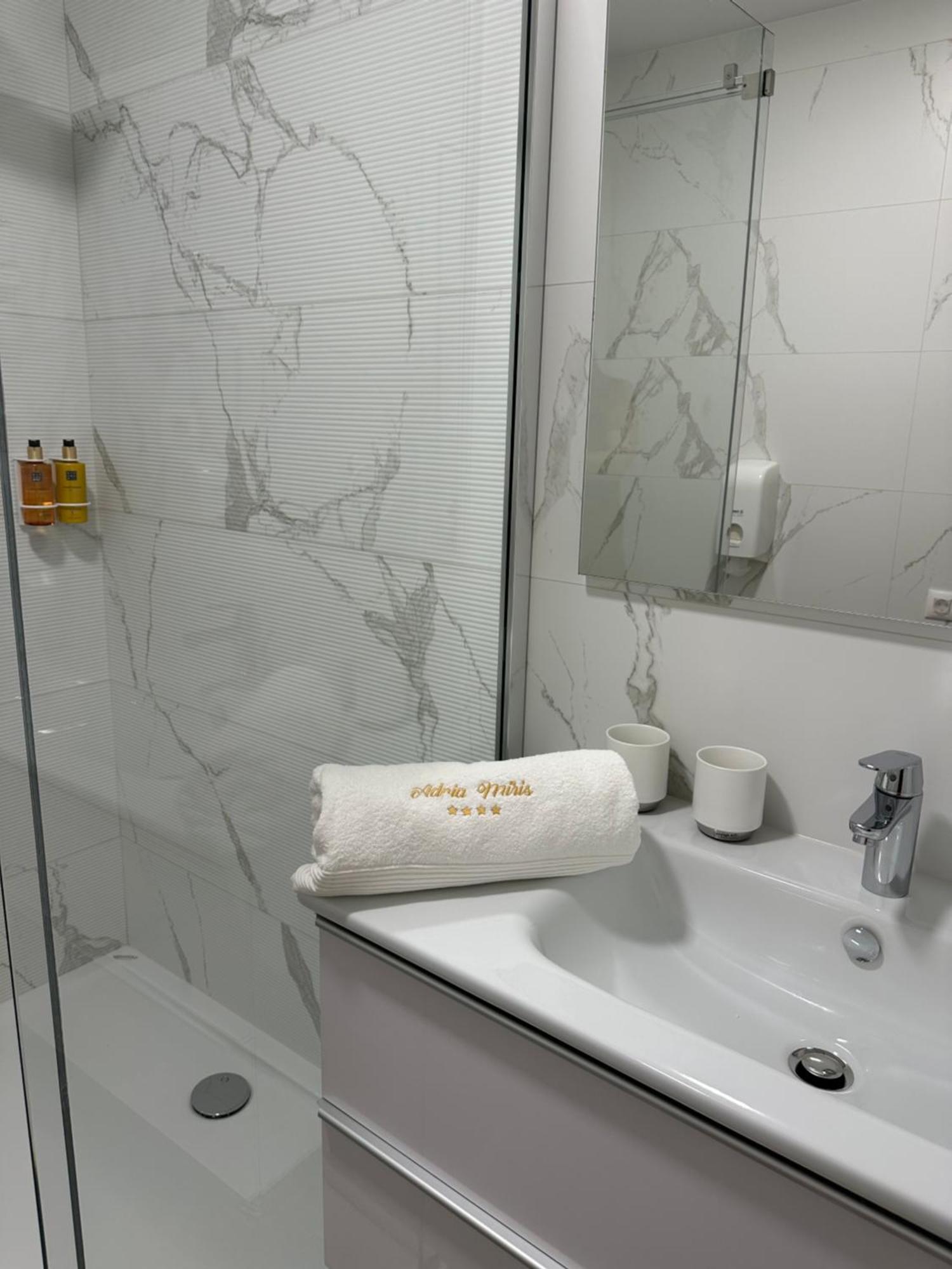 Adria Miris Apartments Drasnice Ngoại thất bức ảnh